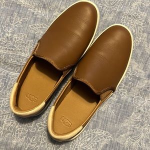 NWT Never worn UGG Cas brown leather slip-ons